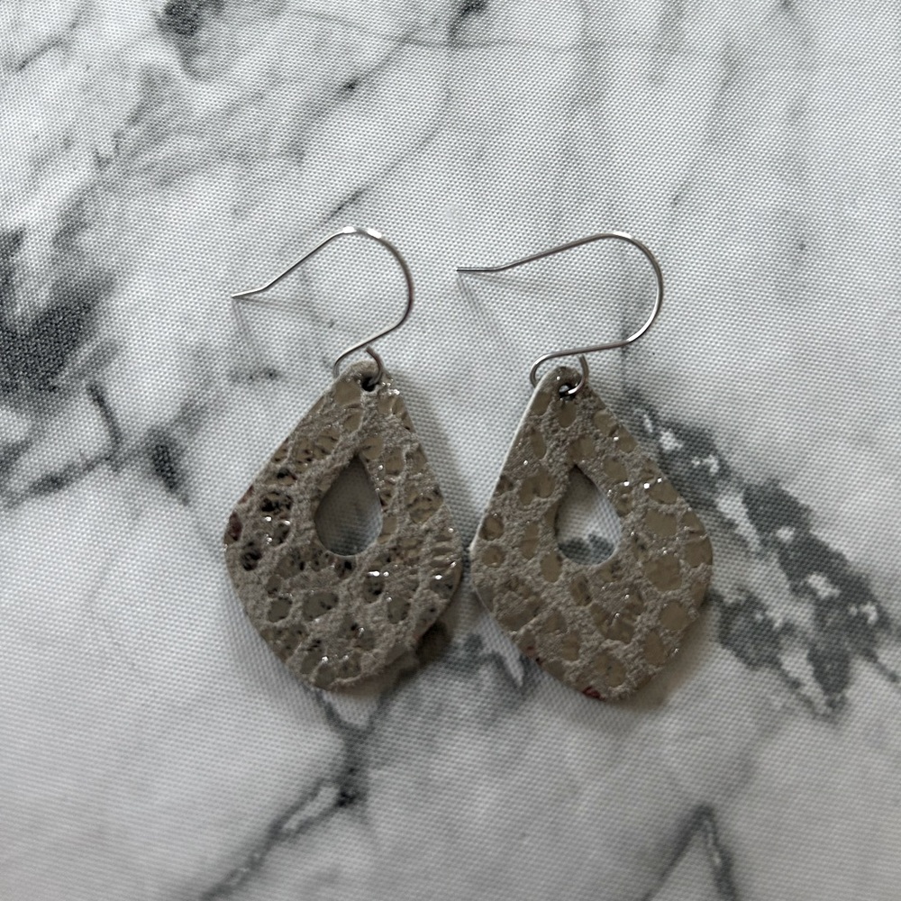 Leather Earrings - Sparkling Gray Diamond Shape